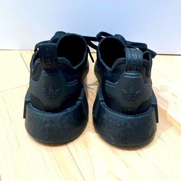 Adidas NMD-R1 Black Sneakers/Running Shoes Size 5 but fits like a woman’s 6 - Picture 4 of 8